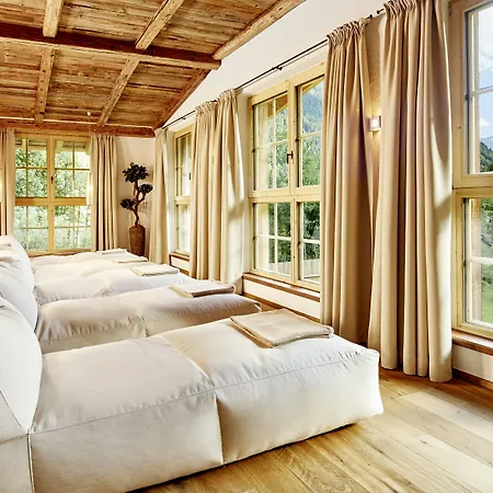 Отель Relais&chateaux Spa-hotel Jagdhof 5*